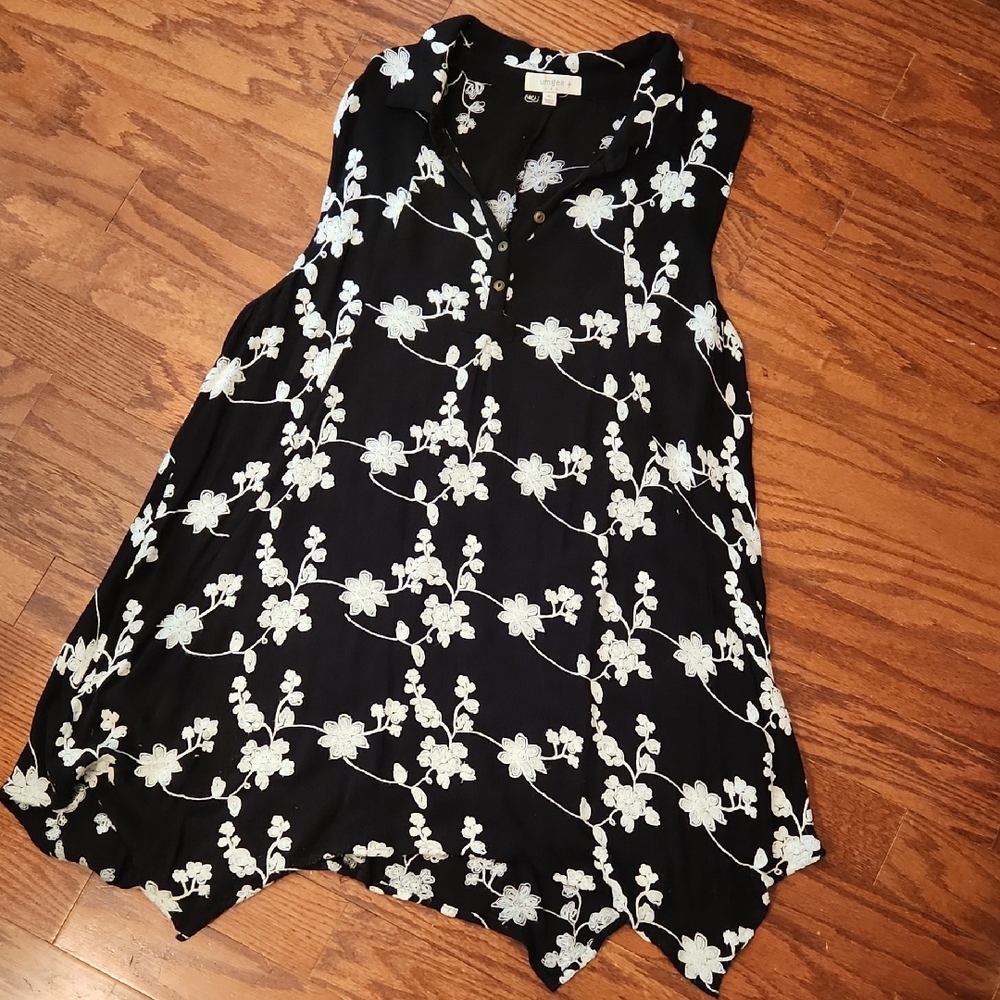 Umgee Black Floral Sleeveless V-Neck Tank Top